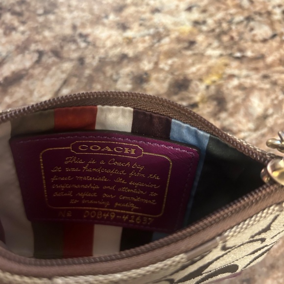 Coach - Card Holder Keychain - Picture 3 of 3